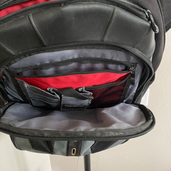 Backpack - Picture 3 of 9